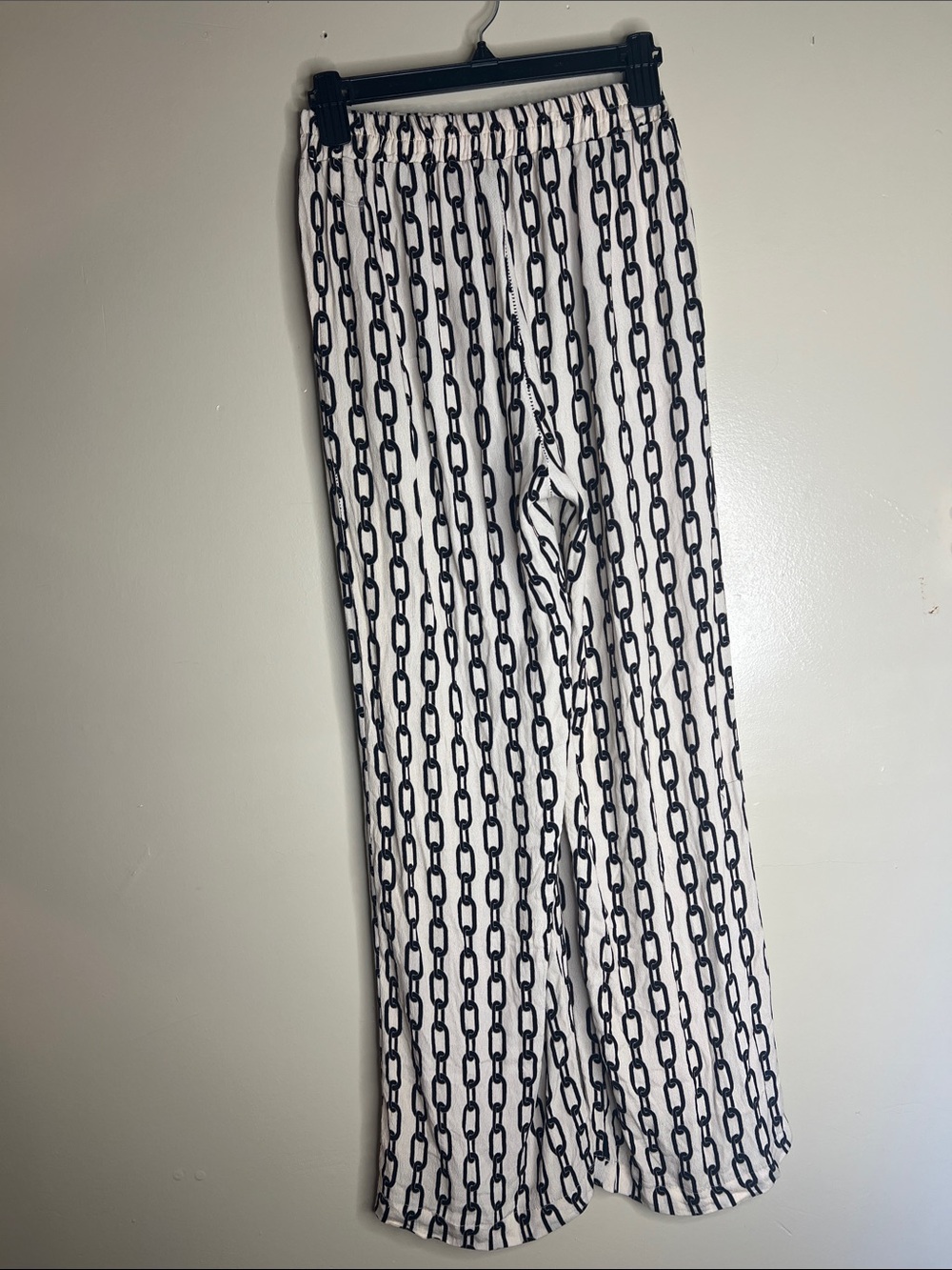 Women’s Black & White Chain Print Wide-Leg Pants